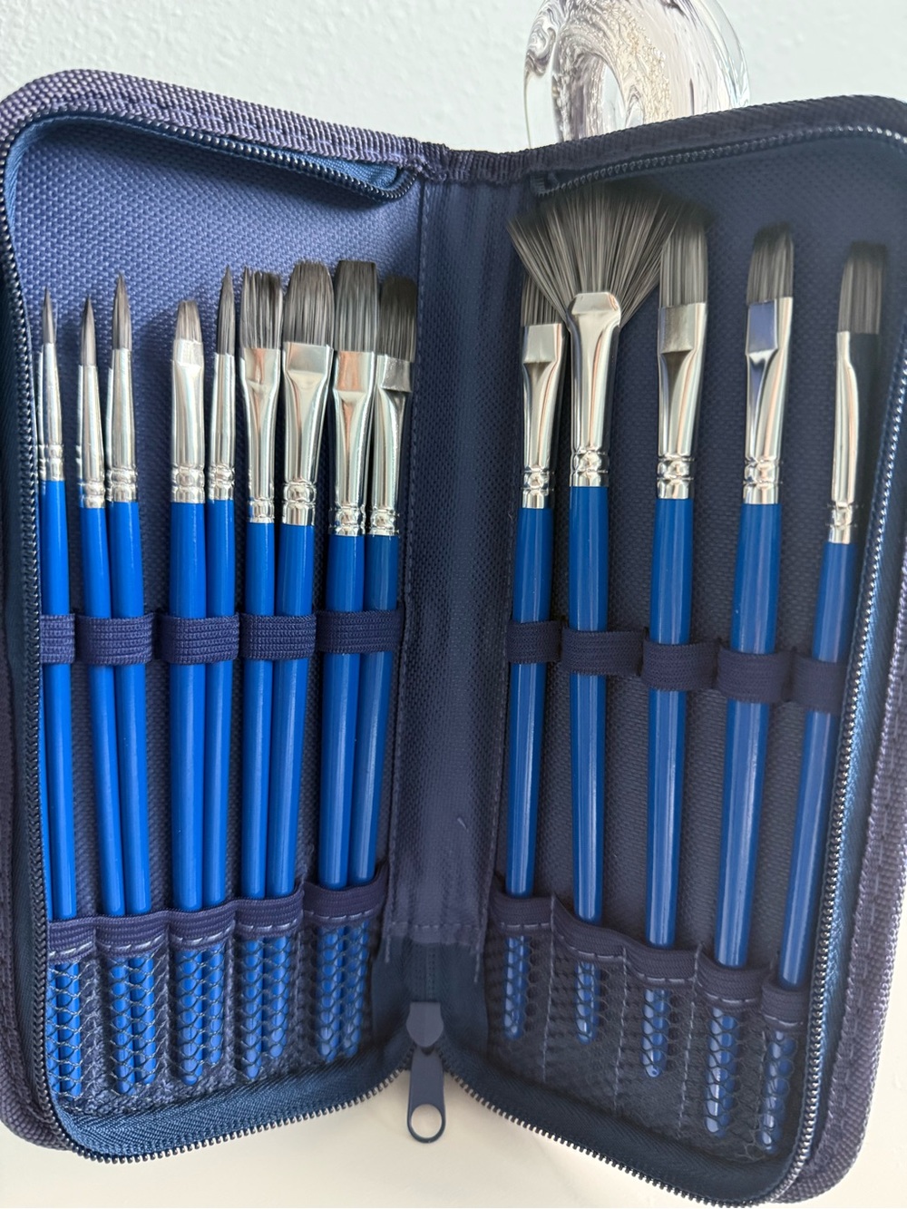NWT! PRECISION Paint Brushes in Carrying case - Picture 2 of 6